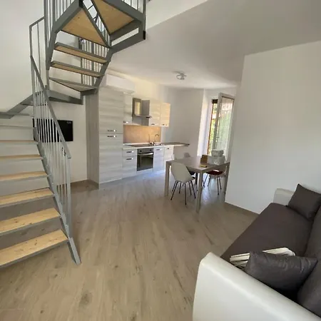 Around Maggiore Apartamento *