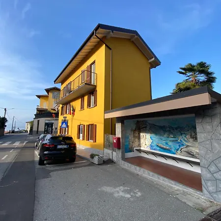 Around Maggiore Apartment *